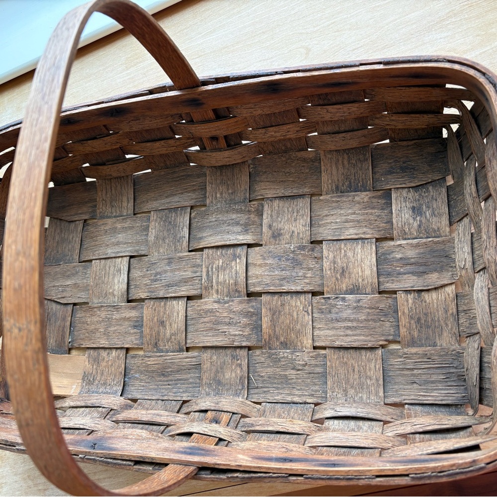 Beautiful Clean Rustic Brown Woven Basket Unique pet/smoke-free - Picture 9 of 16